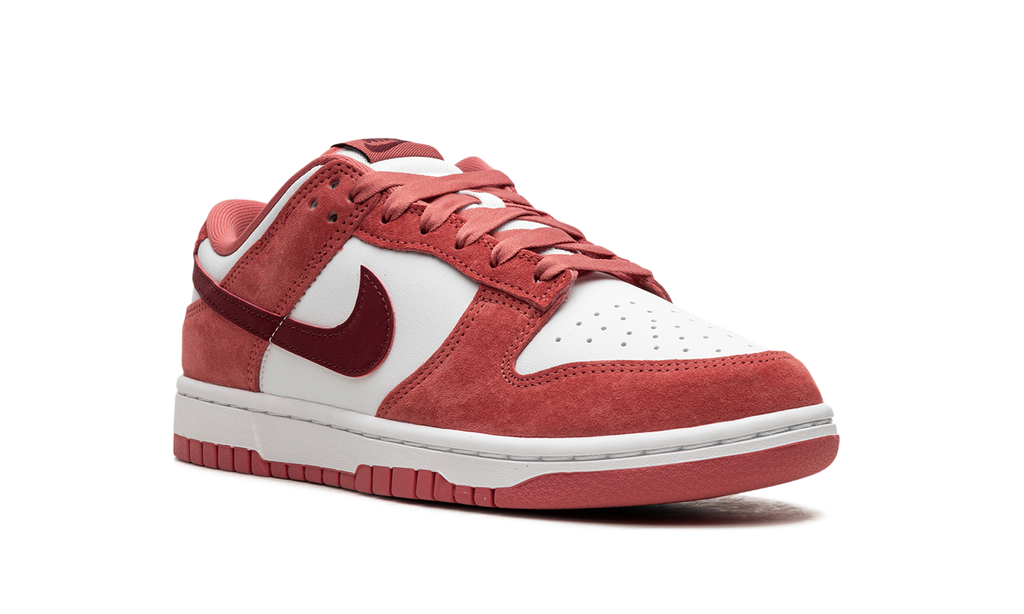 Dunk Low Valentine's Day (2024)