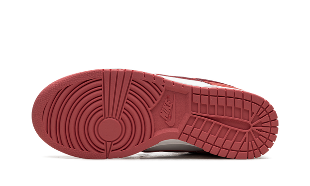 SB Dunk Low Valentines Day (2024)
