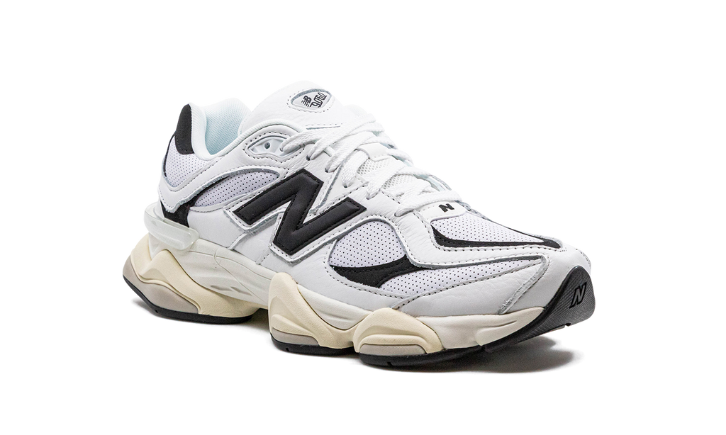 9060 White Black