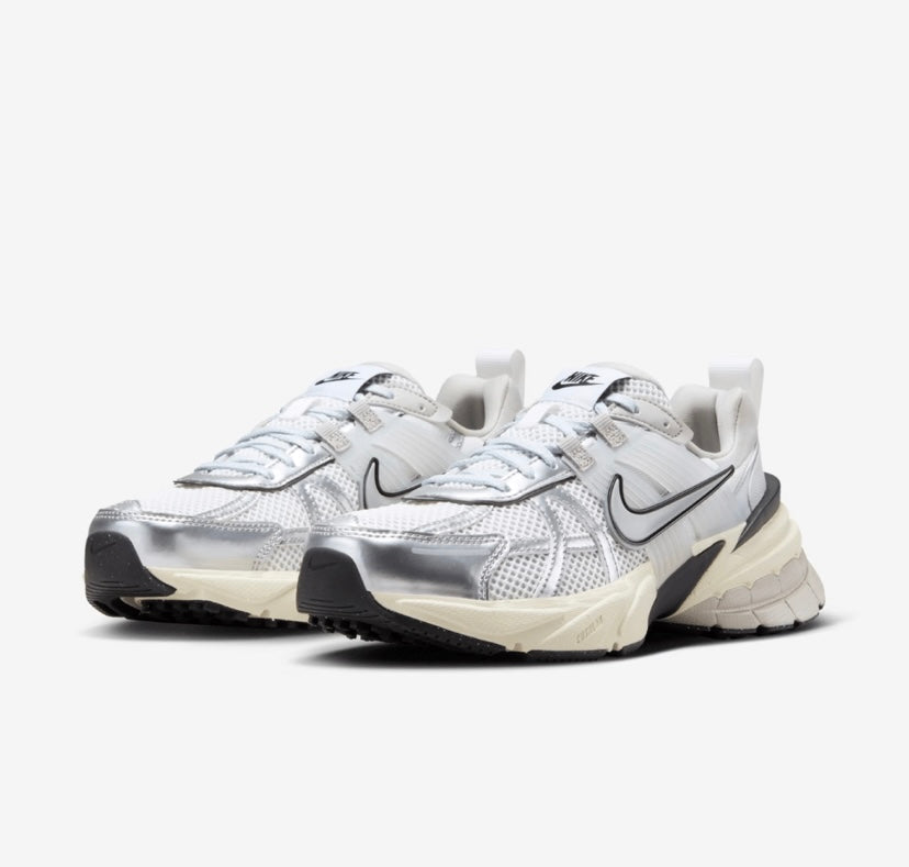 Summit White and Metallic Silver