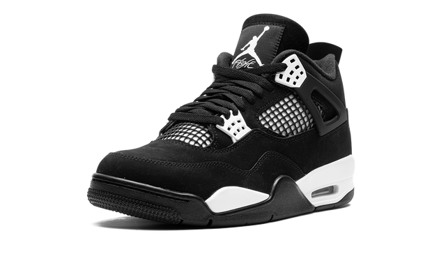 Air 4 White Thunder
