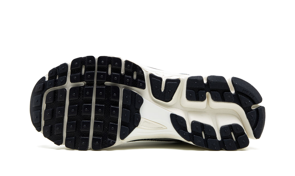 Zoom Vomero 5 Photon Dust Metallic Silver