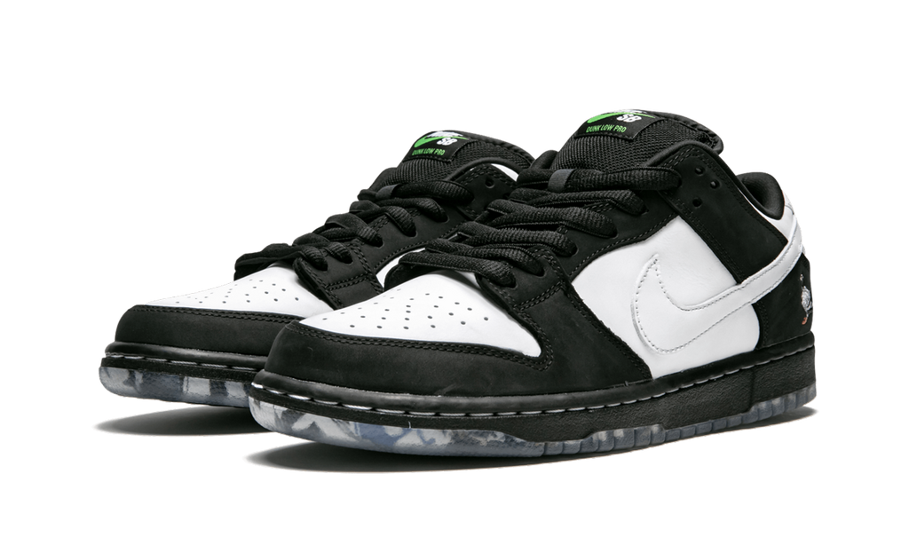 SB Dunk Low Staple Panda Pigeon