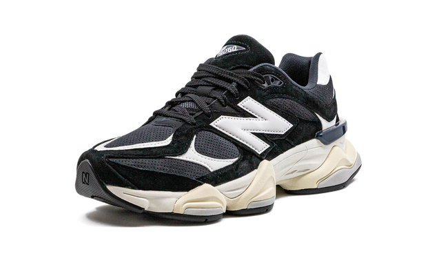 9060 Black White LAST PAIRS READY FOR DELIVERY