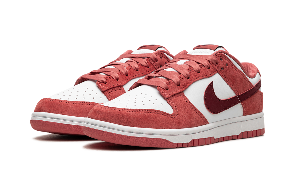 SB Dunk Low Valentines Day (2024)