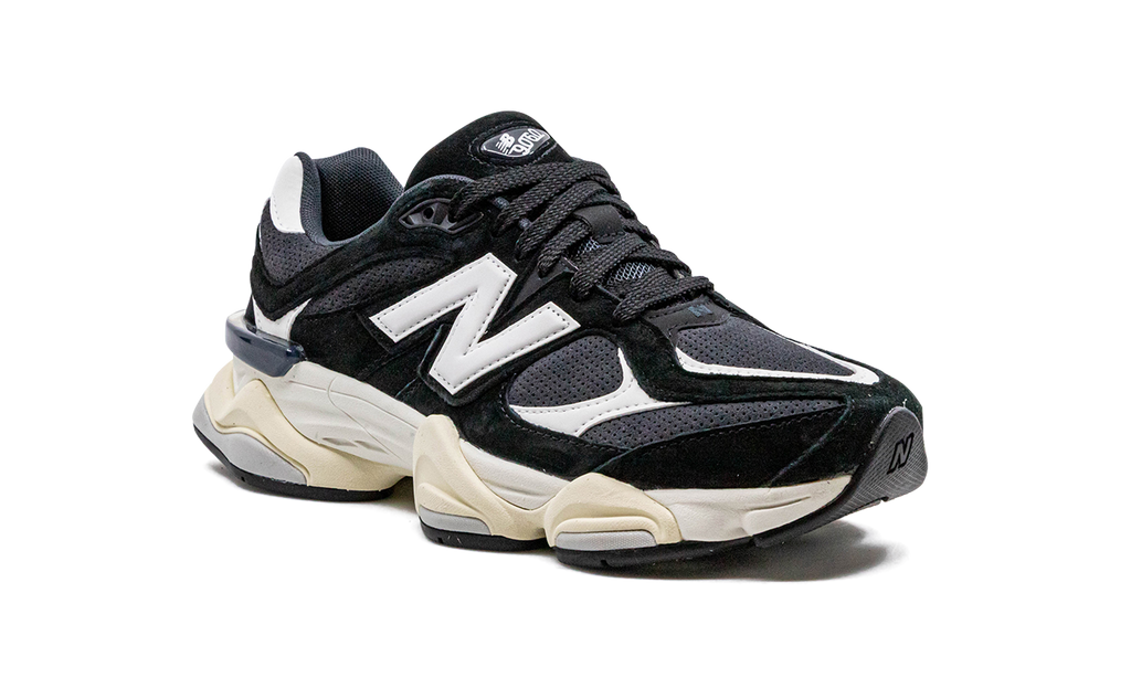9060 Black White